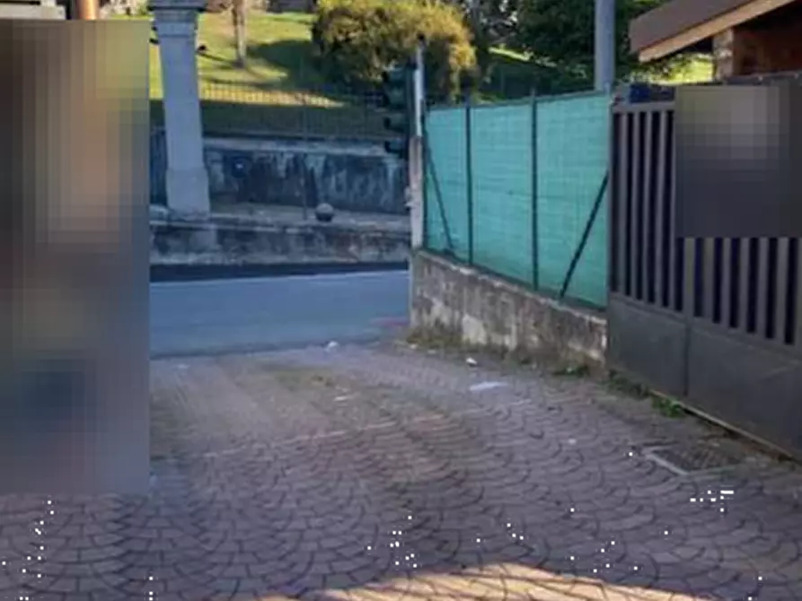 Immagine 1 di Garage in vendita  in Via Monte Grappa a Cavaria Con Premezzo