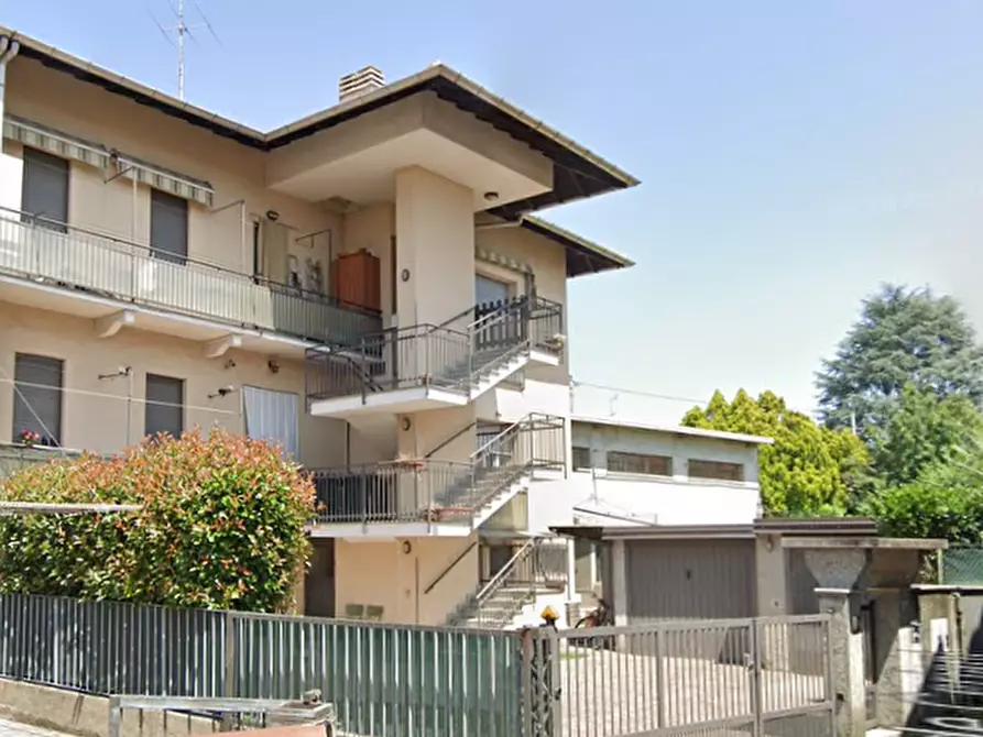 Immagine 1 di Appartamento in vendita  in Via Ceriani a Sesto Calende