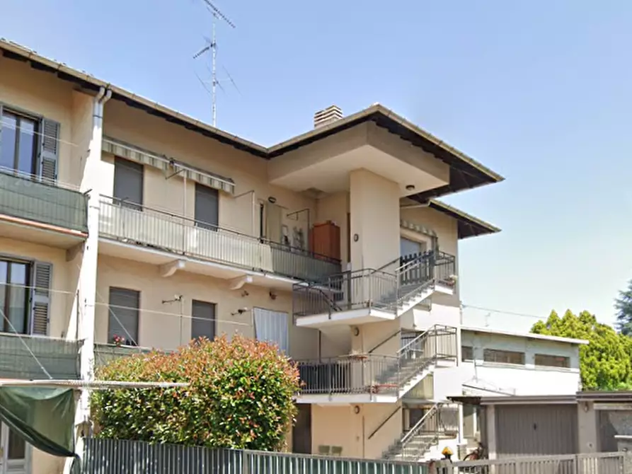 Immagine 8 di Appartamento in vendita  in Via Ceriani a Sesto Calende