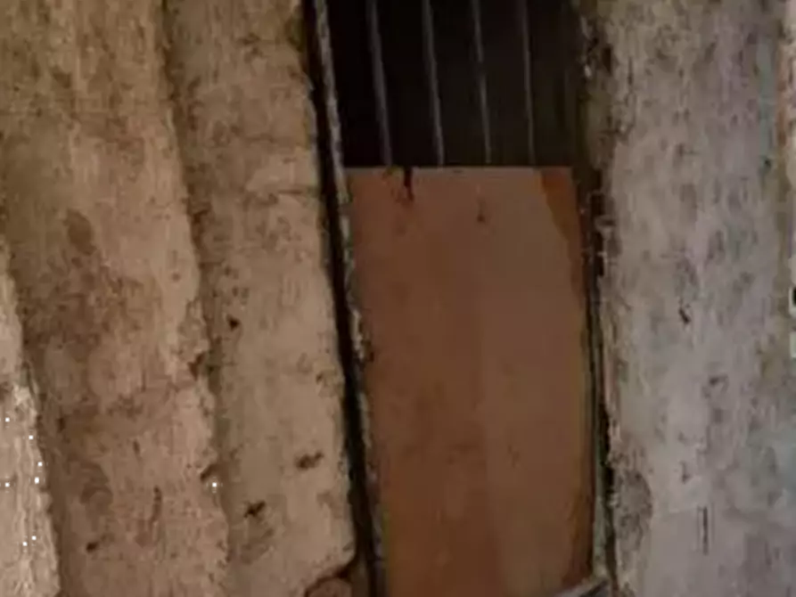 Immagine 3 di Negozio in vendita  in Via Parini a Olgiate Comasco