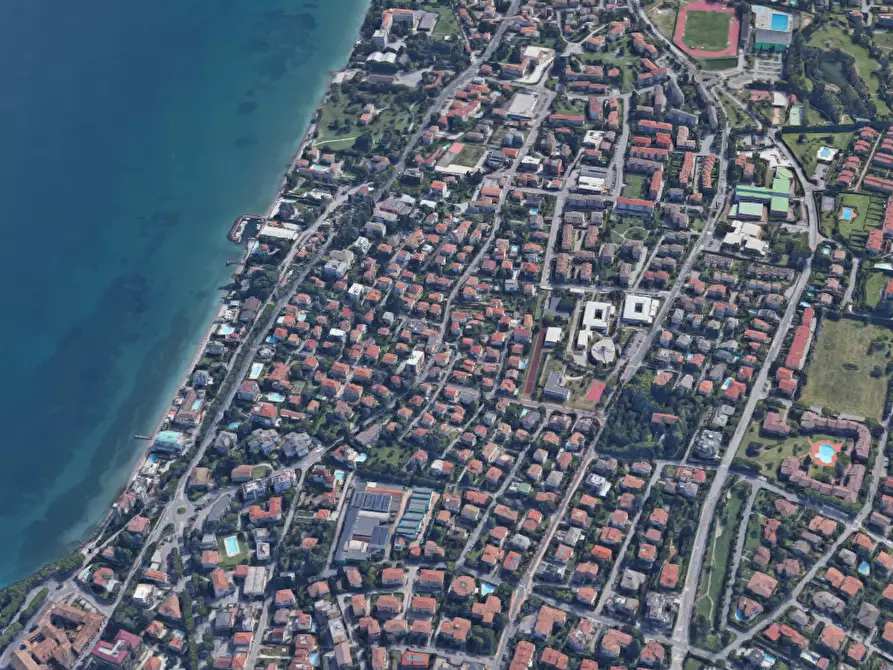 Immagine 14 di Appartamento in vendita  in Via Rambotti a Desenzano Del Garda