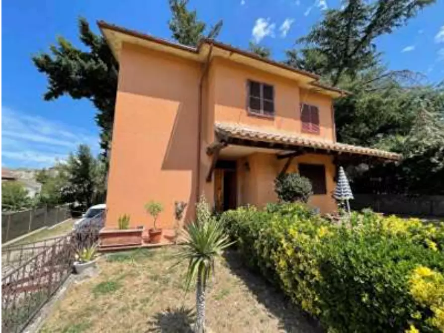 Immagine 1 di Villa in vendita  in Via Arezzo a Castel Del Piano