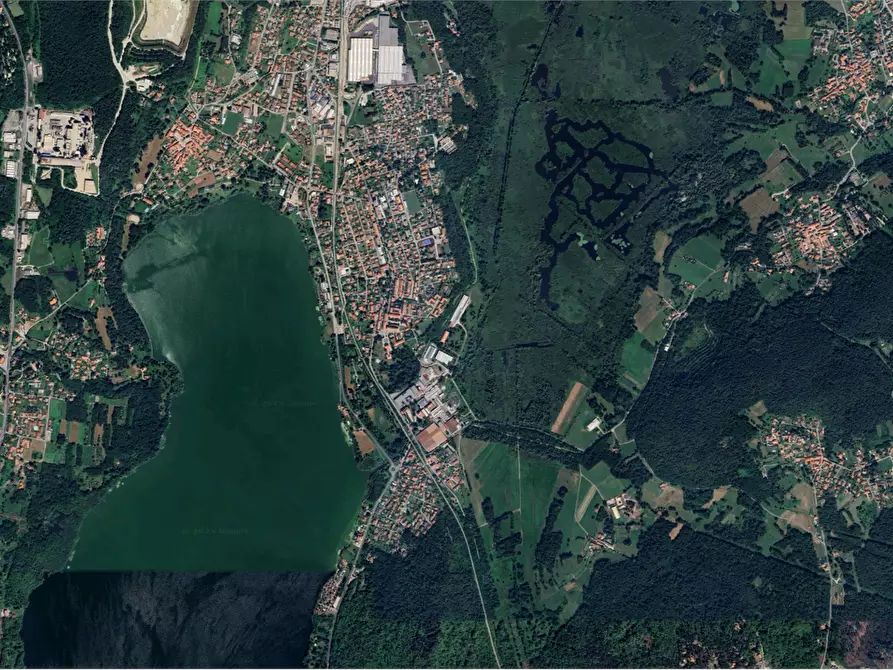 Immagine 17 di Appartamento in vendita  in Largo Giulio Cesare a Varano Borghi