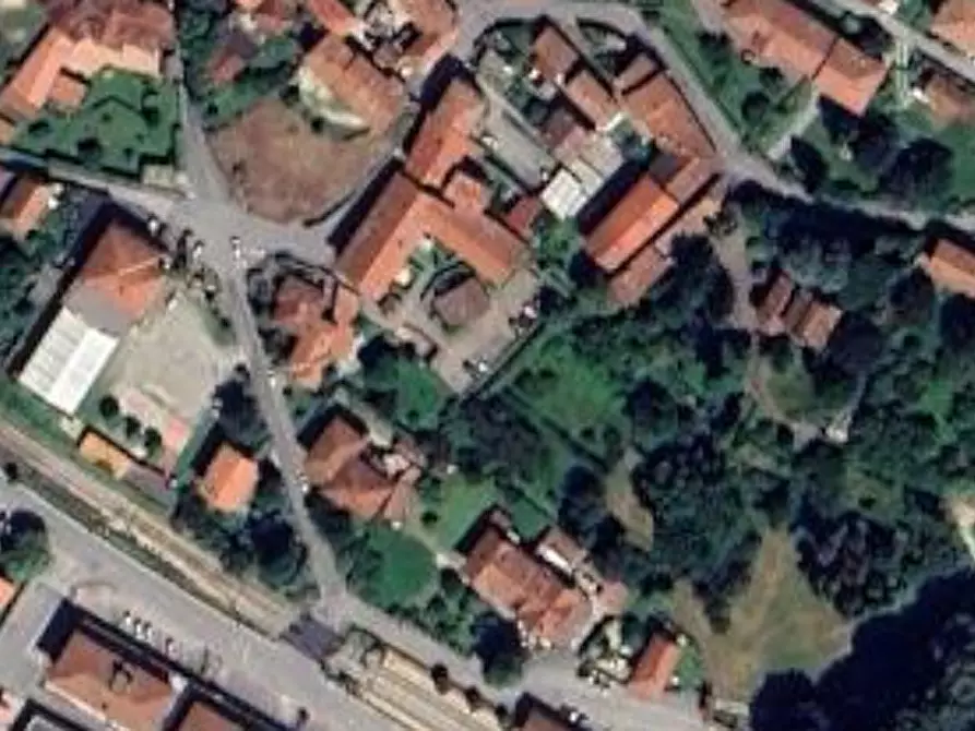 Immagine 12 di Appartamento in vendita  in Strada Stazione  a Cocquio-Trevisago