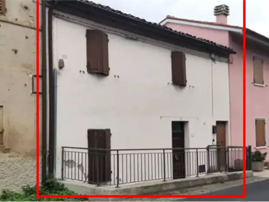 Immagine 1 di Porzione di casa in vendita  in Via Della Pieve  a Cartoceto