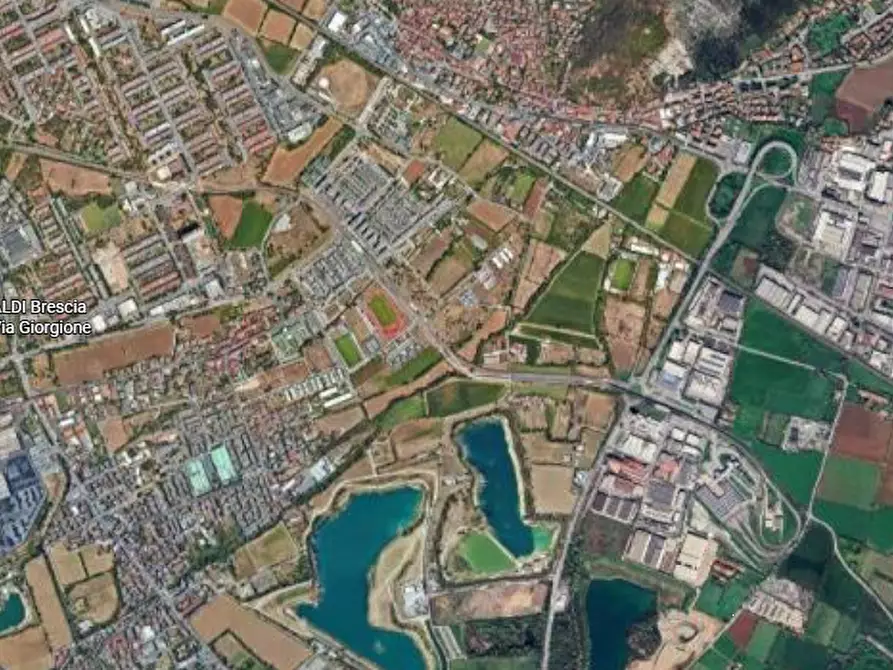 Immagine 9 di Negozio in vendita  in Via Fratelli Oscar e Olves di Prata a Brescia