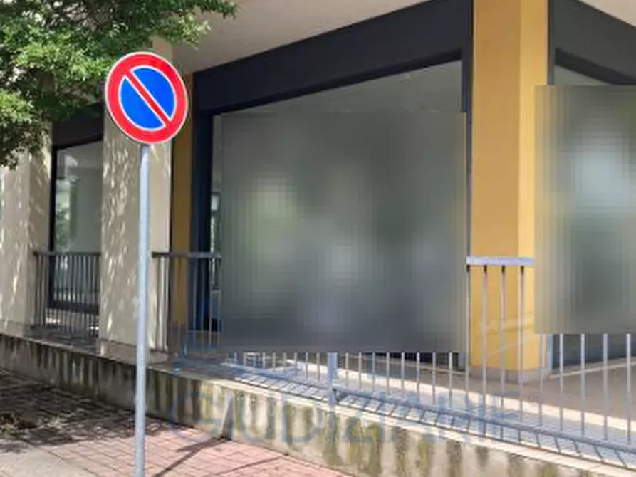 Immagine 2 di Negozio in vendita  in Via Fratelli Oscar e Olves di Prata a Brescia