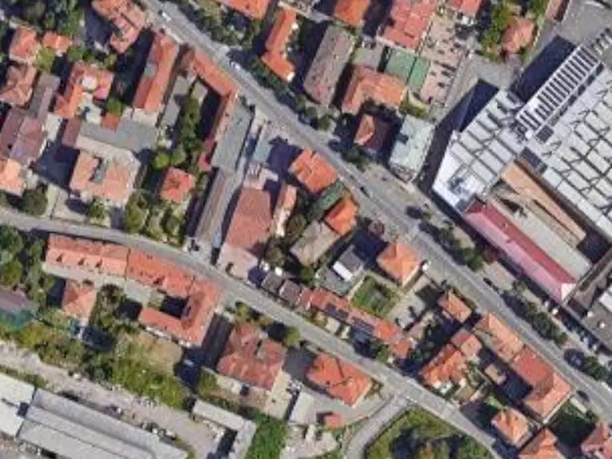 Immagine 10 di Magazzino in vendita  in Via Quarnero a Varese