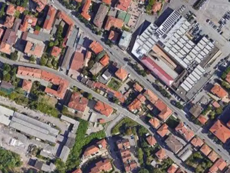 Immagine 1 di Magazzino in vendita  in Via Quarnero a Varese