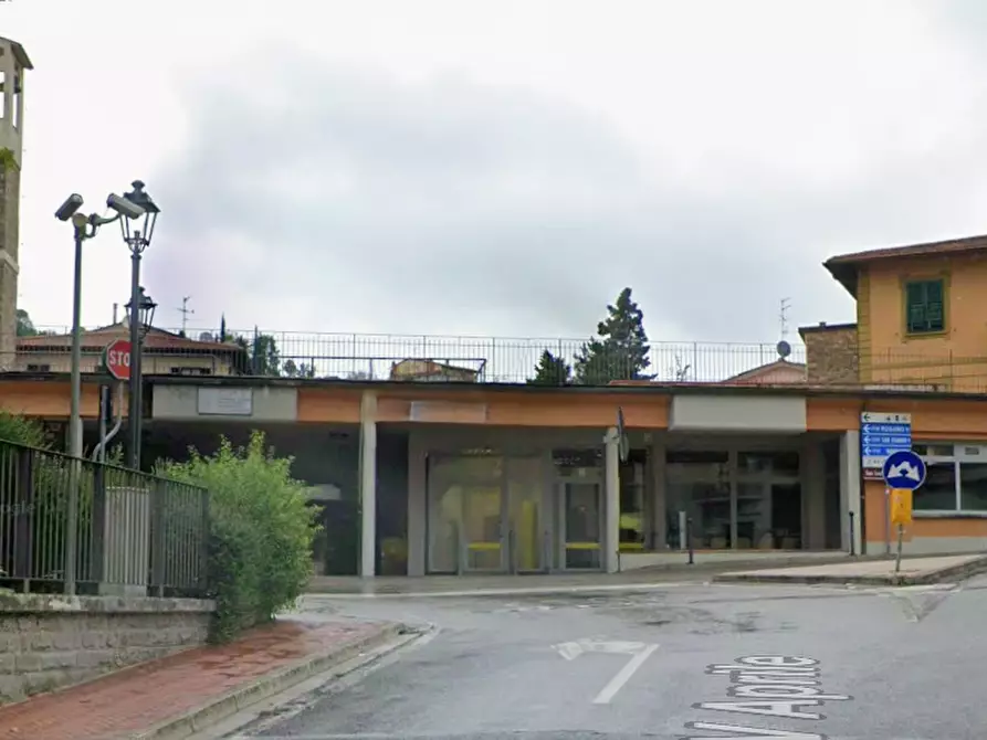 Immagine 4 di Negozio in vendita  in Piazza XXV Aprile  a Rignano Sull'arno