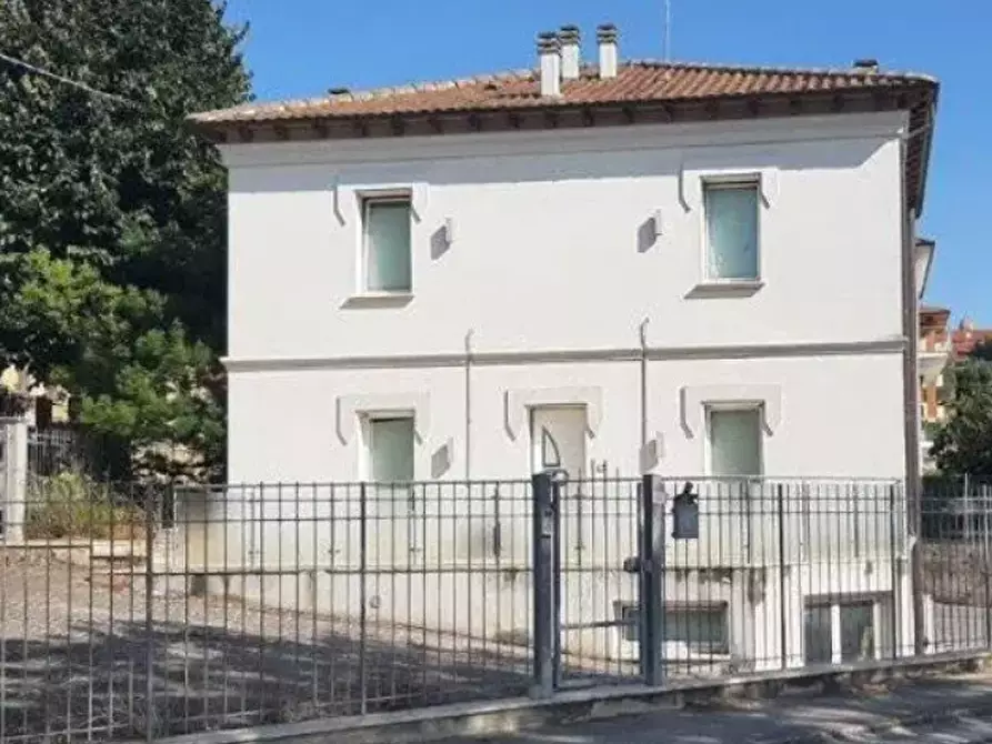 Immagine 3 di Ufficio in vendita  in Via Vittorio Veneto a Mondolfo