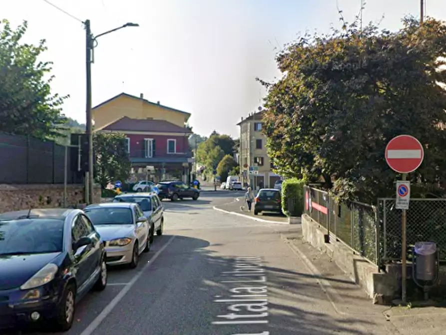 Immagine 2 di Appartamento in vendita  in Via Cerea a Gazzada Schianno