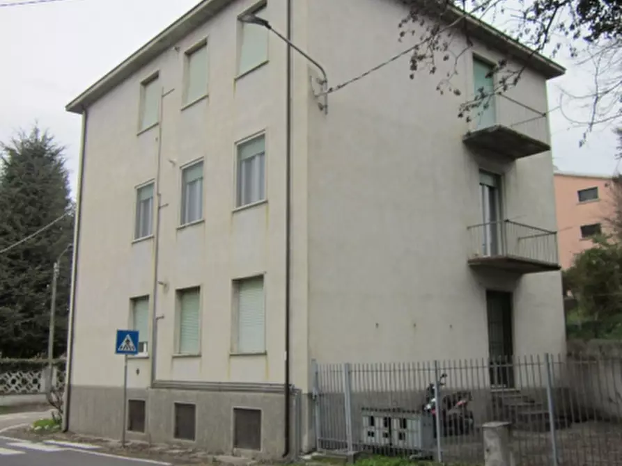 Immagine 3 di Appartamento in vendita  in Viale Amedeo di Savoia Duca d’Aosta a Casteggio