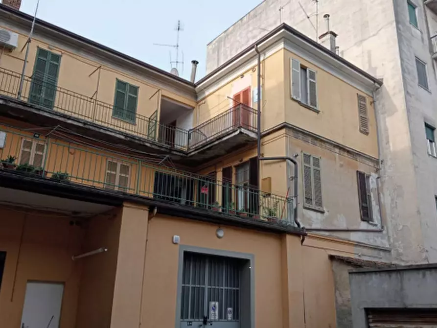 Immagine 2 di Appartamento in vendita  in Via Ugo Bassi a Voghera