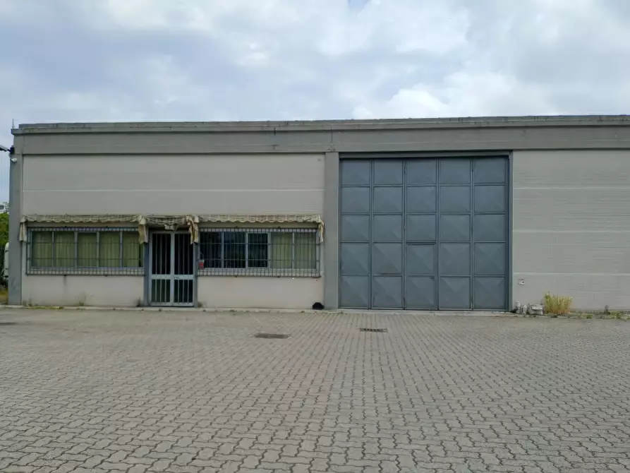 Immagine 1 di Capannone industriale in vendita  in Via dell'Industria a Cura Carpignano