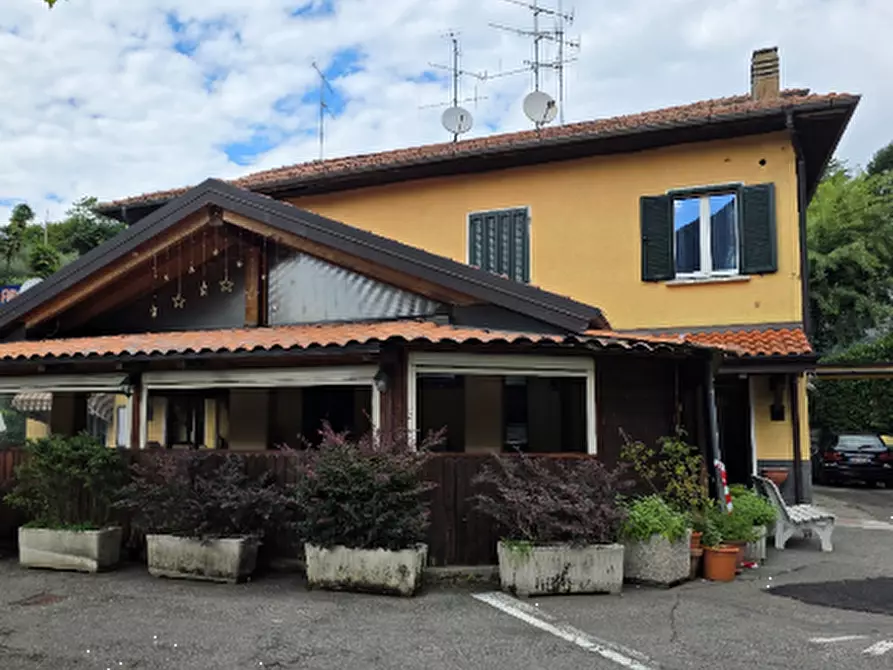 Immagine 1 di Magazzino in vendita  in Via Guglielmo Marconi a Castelveccana