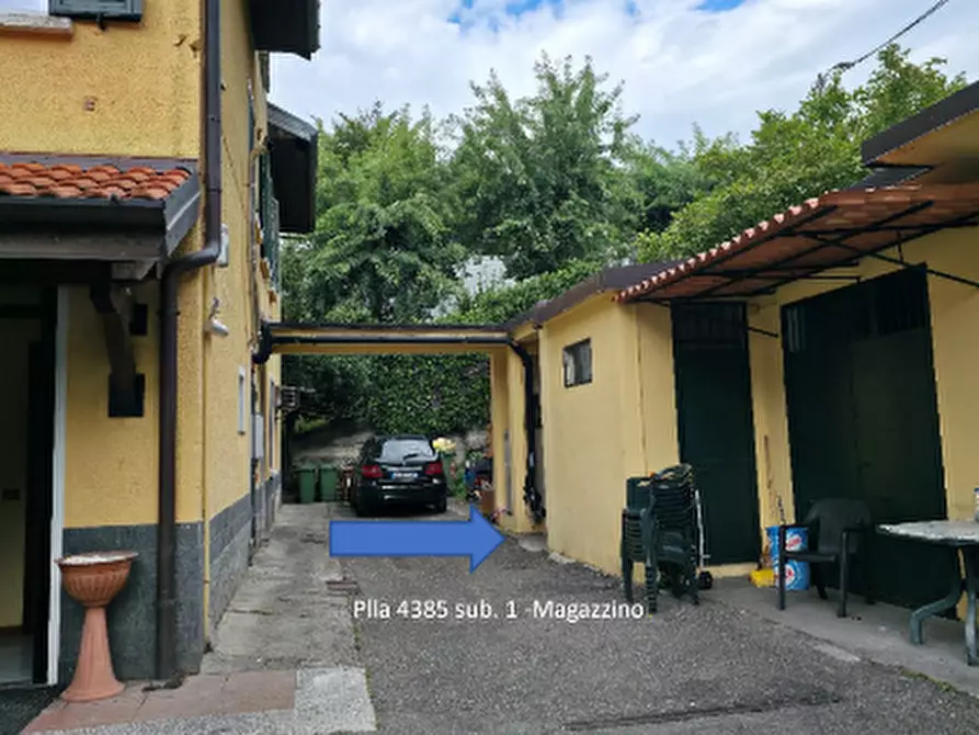 Immagine 6 di Magazzino in vendita  in Via Guglielmo Marconi a Castelveccana