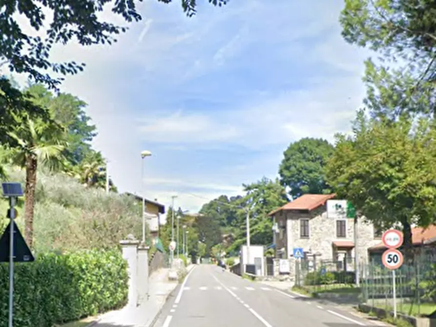 Immagine 7 di Magazzino in vendita  in Via Guglielmo Marconi a Castelveccana