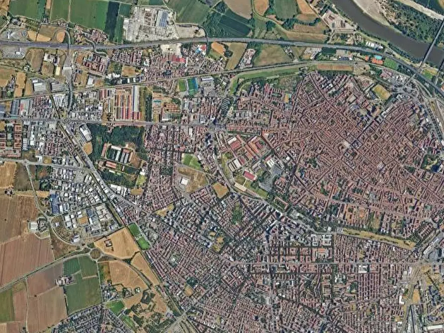 Immagine 15 di Stabile in vendita  in Via Cittadella a Piacenza