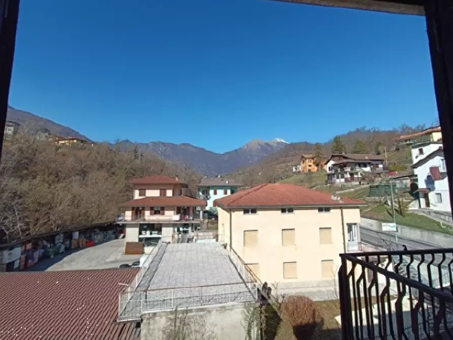 Immagine 8 di Appartamento in vendita  in Via alle Fonti a Sant'omobono Imagna