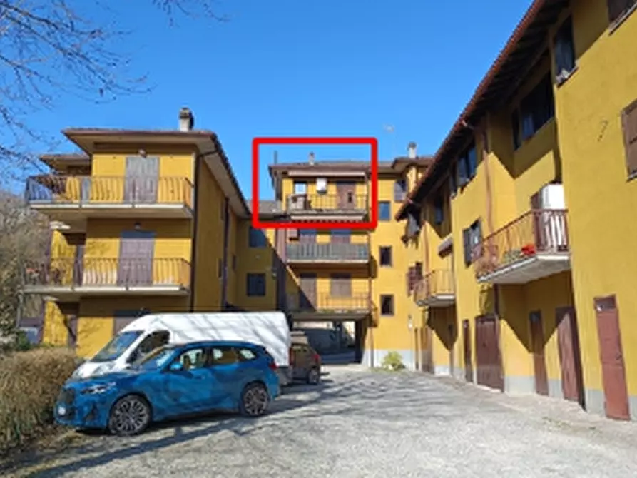 Immagine 2 di Appartamento in vendita  in Via alle Fonti a Sant'omobono Imagna