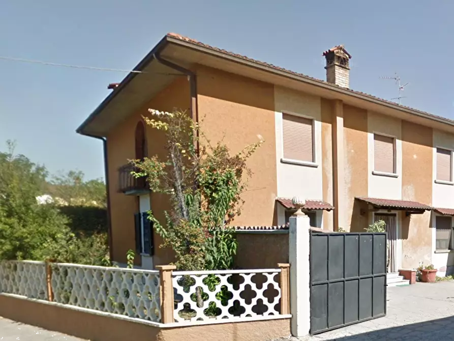 Immagine 6 di Casa indipendente in vendita  in Via Ciro Chistoni a Casalromano