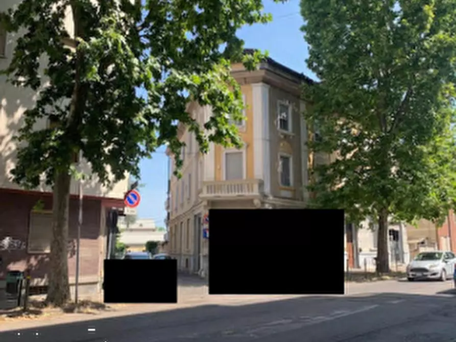 Immagine 1 di Negozio in vendita  in Via Giovanni Amendola a Voghera