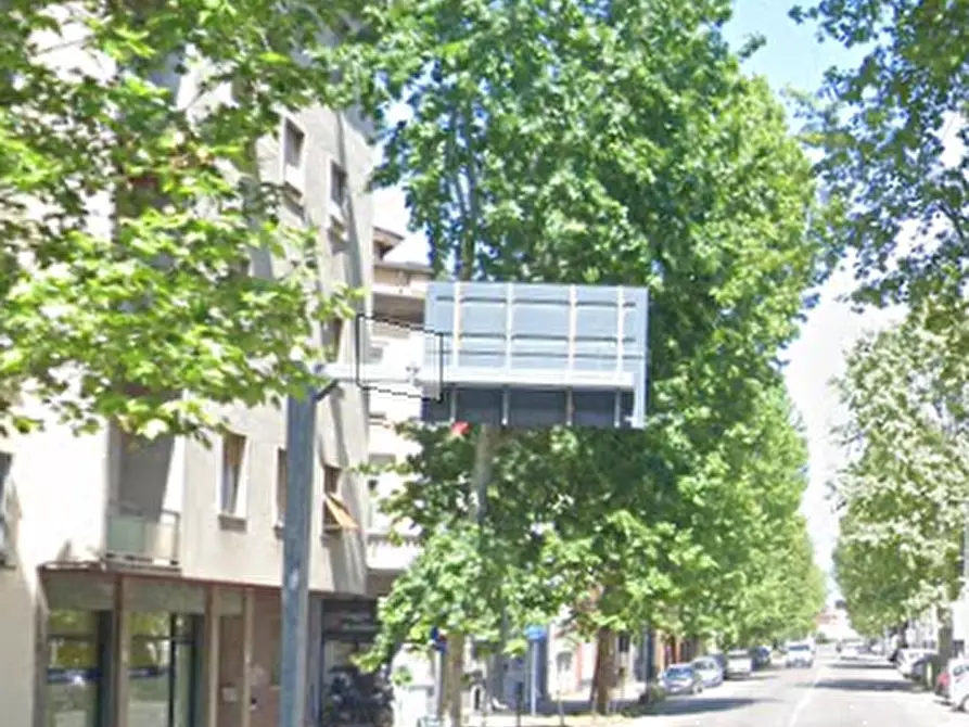 Immagine 3 di Negozio in vendita  in Via Giovanni Amendola a Voghera