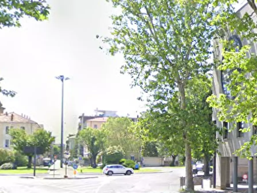 Immagine 4 di Negozio in vendita  in Via Giovanni Amendola a Voghera