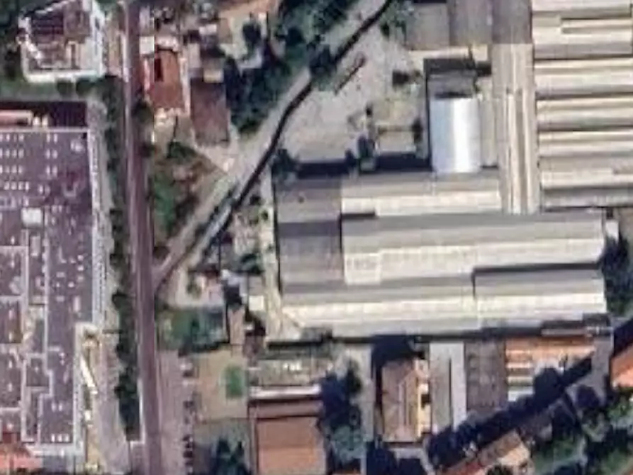 Immagine 9 di Negozio in vendita  in Via Giovanni Amendola a Voghera