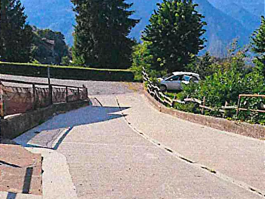 Immagine 3 di Appartamento in vendita  in Via Roncaglia a Zogno