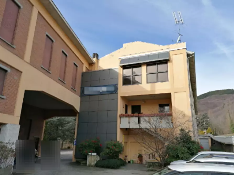 Immagine 1 di Stabile in vendita  in Strada Riano a Langhirano