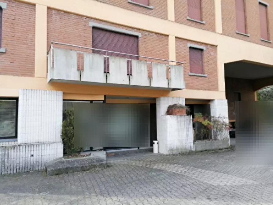 Immagine 2 di Stabile in vendita  in Strada Riano a Langhirano