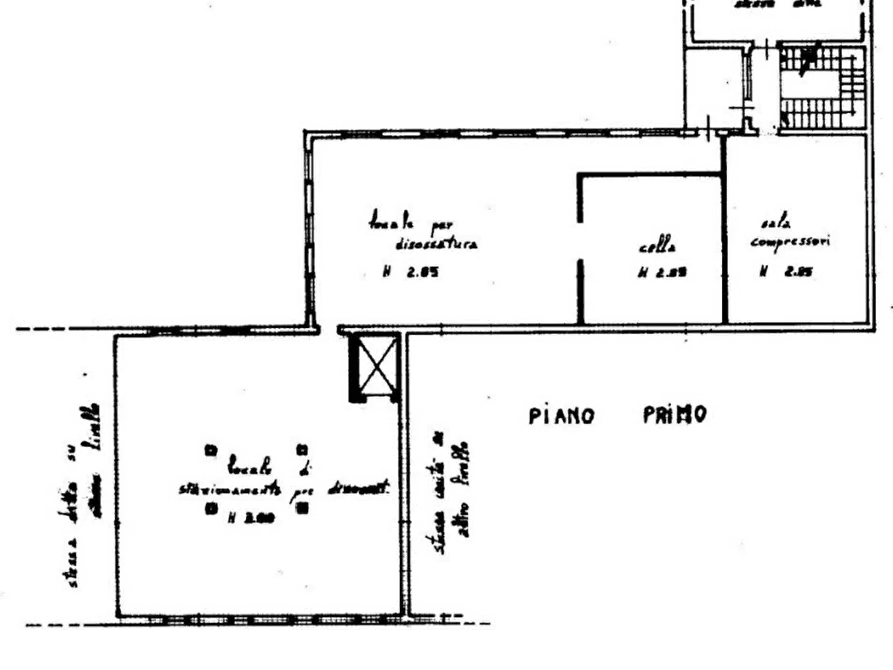 Immagine 17 di Stabile in vendita  in Strada Riano a Langhirano