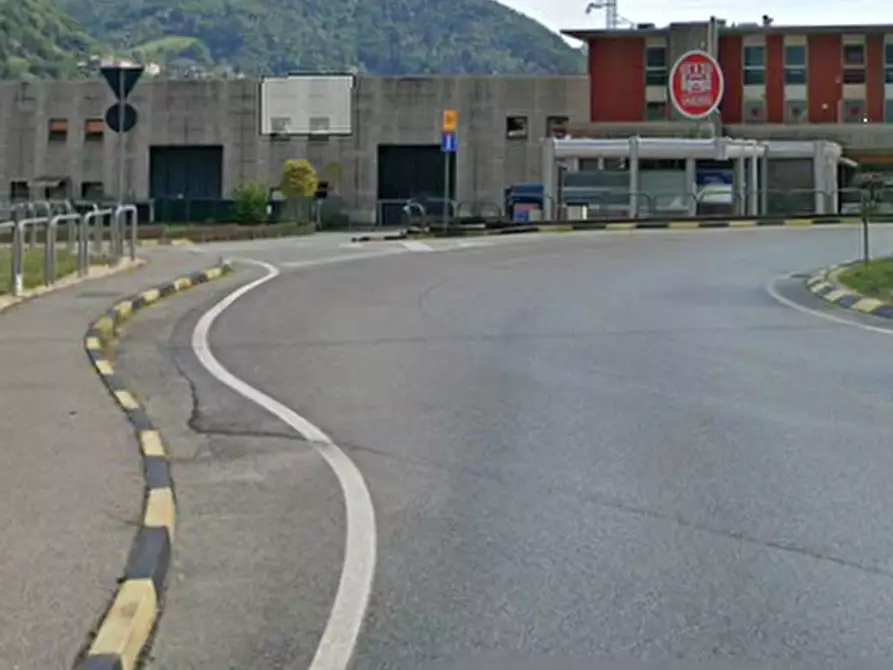 Immagine 20 di Villa in vendita  in Via Nazionale a Casazza