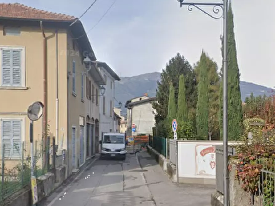 Immagine 6 di Laboratorio in vendita  in Via Alcide de Gasperi a Ambivere