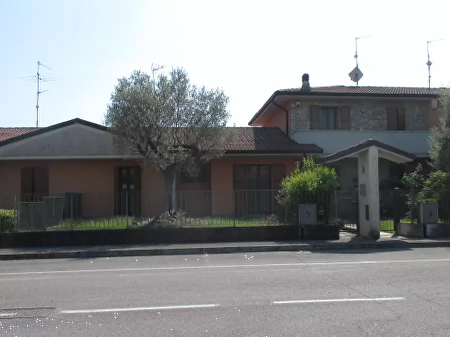 Immagine 2 di Appartamento in vendita  in Via Alessandro Volta a Cavernago