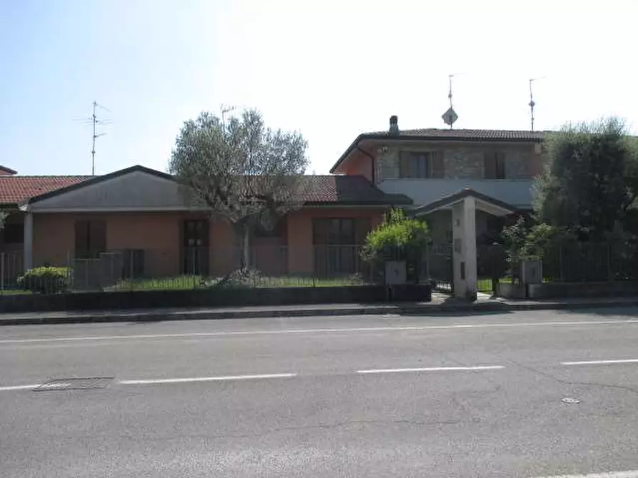 Immagine 10 di Appartamento in vendita  in Via Alessandro Volta a Cavernago