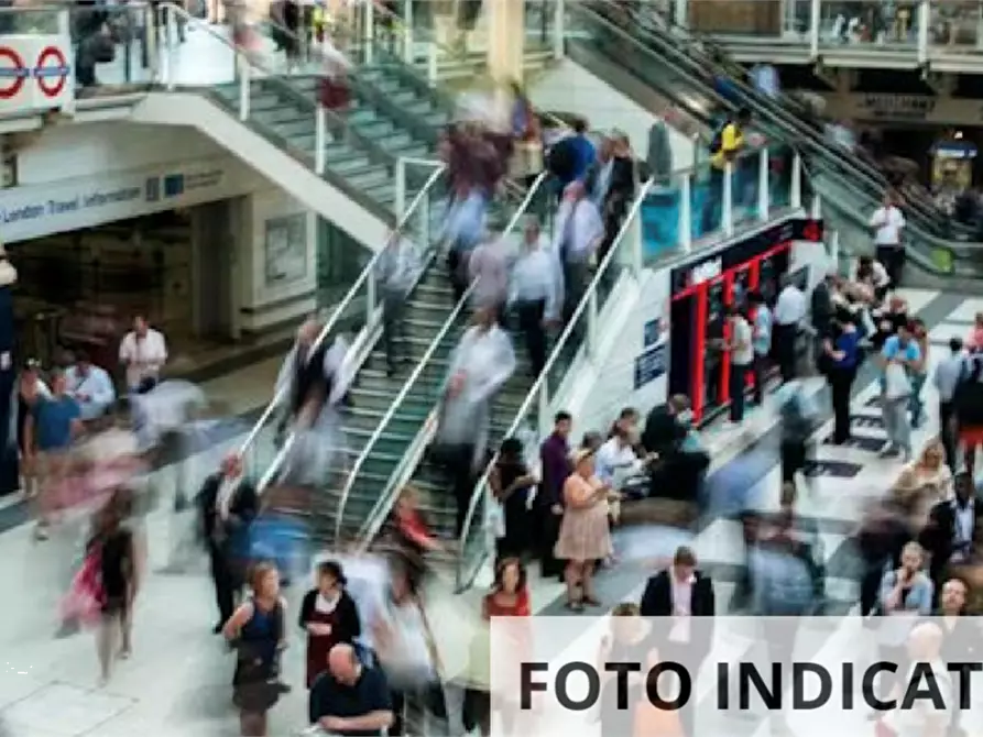 Immagine 8 di Negozio in vendita  in Via Di Vittorio a Podenzano