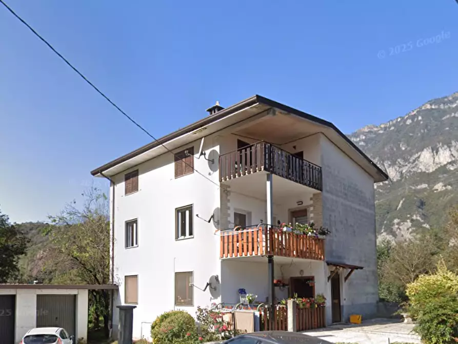 Immagine 10 di Appartamento in vendita  in Via Novelle a Esine