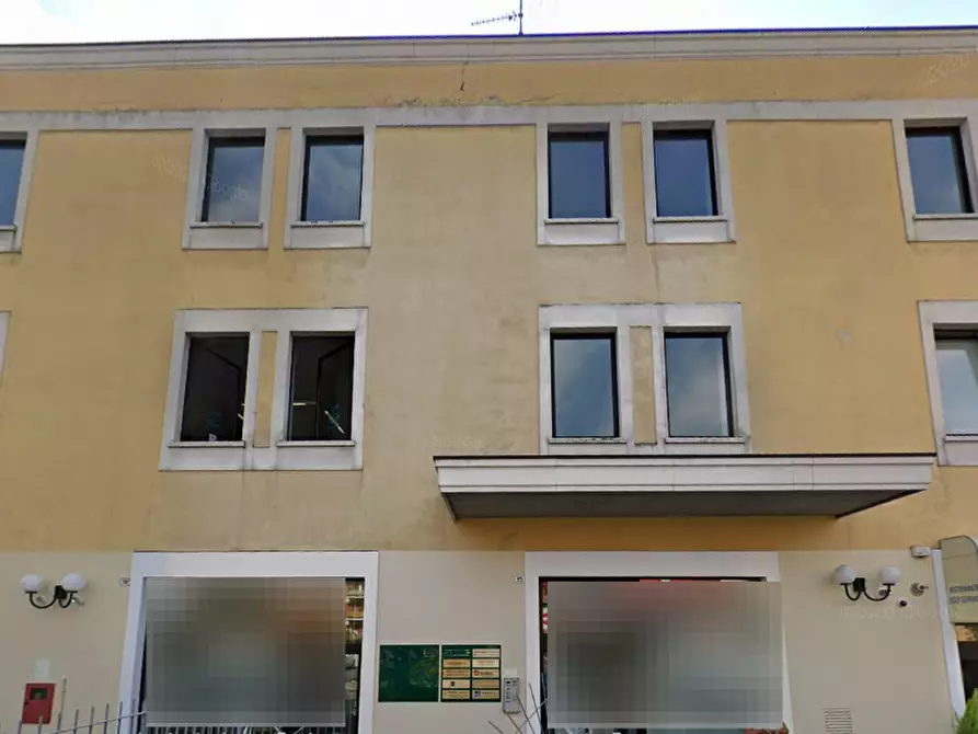 Immagine 2 di Negozio in vendita  in Via San Bartolomeo a Brescia