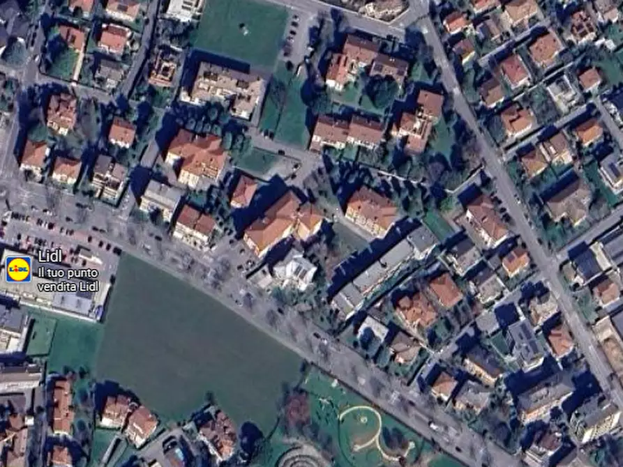 Immagine 2 di Garage in vendita  in Via Resia a Dalmine