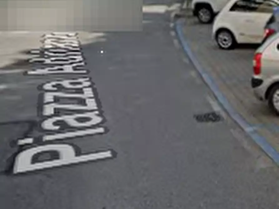 Immagine 3 di Garage in vendita  in Piazza Adriano a Torino