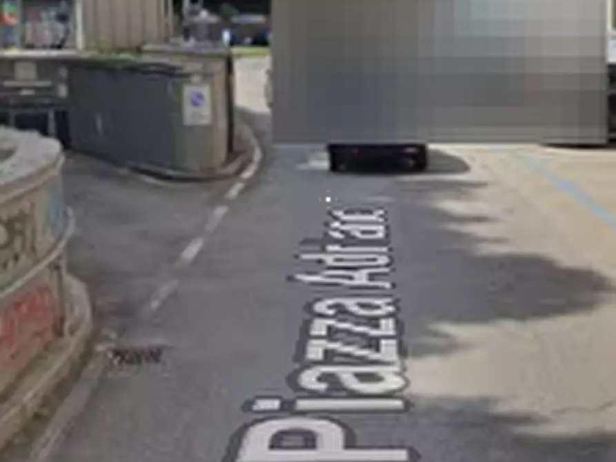 Immagine 4 di Garage in vendita  in Piazza Adriano a Torino
