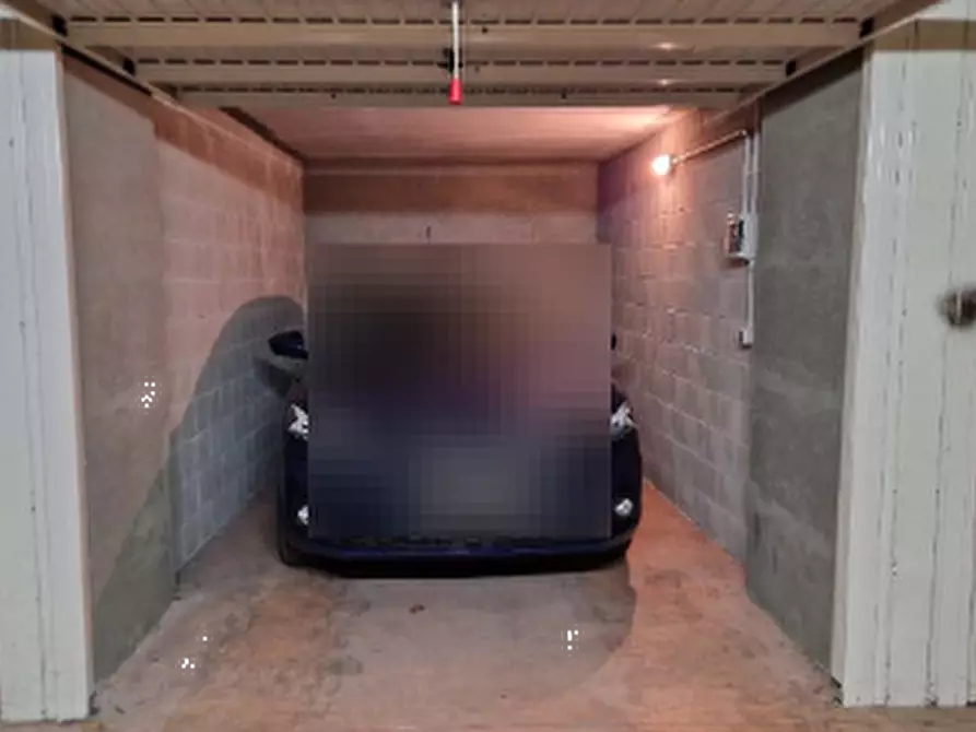 Immagine 2 di Garage in vendita  in Piazza Adriano a Torino