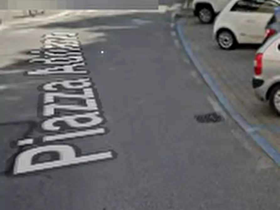 Immagine 3 di Garage in vendita  in Piazza Adriano a Torino