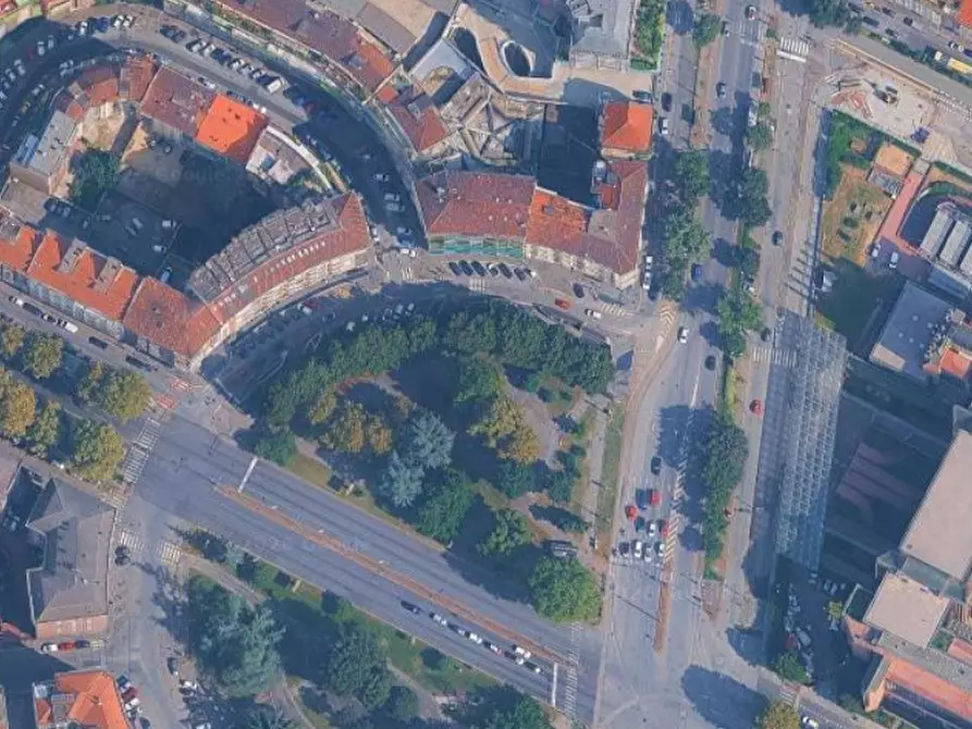 Immagine 6 di Garage in vendita  in Piazza Adriano a Torino