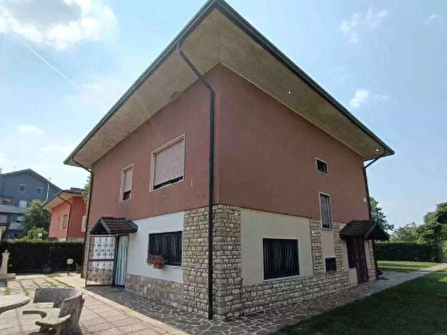 Immagine 6 di Villa in vendita  in Viale Papa Giovanni XXIII a Palosco