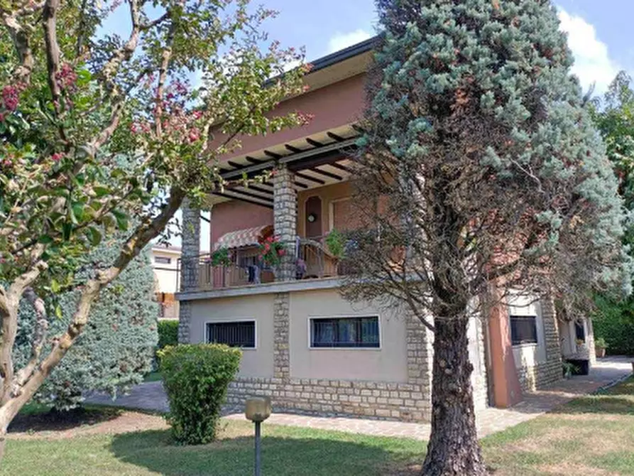 Immagine 9 di Villa in vendita  in Viale Papa Giovanni XXIII a Palosco