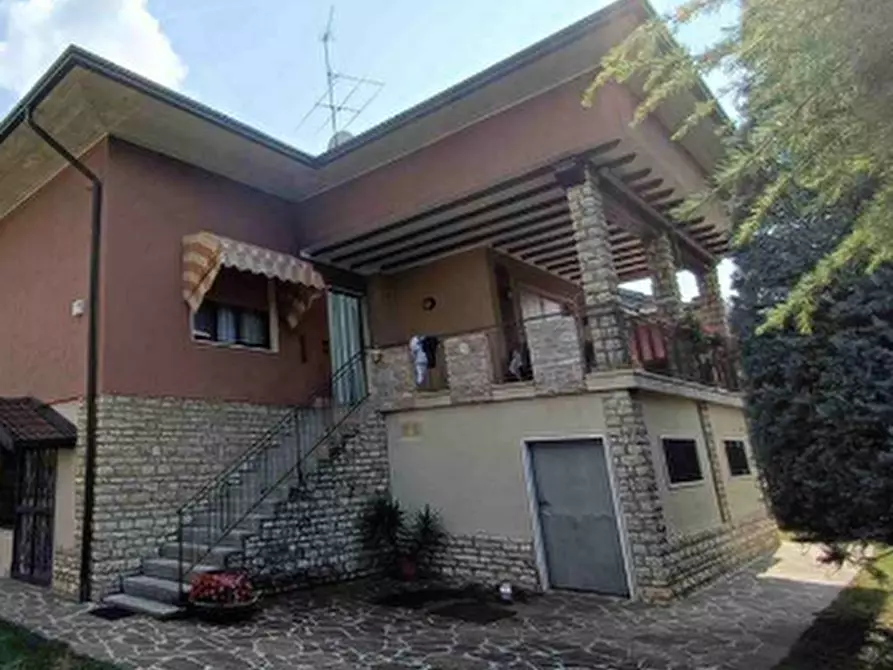 Immagine 11 di Villa in vendita  in Viale Papa Giovanni XXIII a Palosco